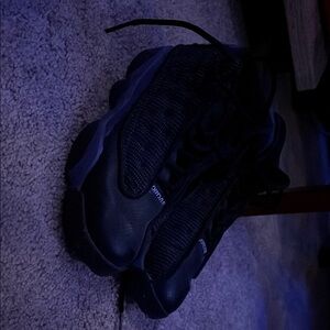 Men's Black Athletic Shoes